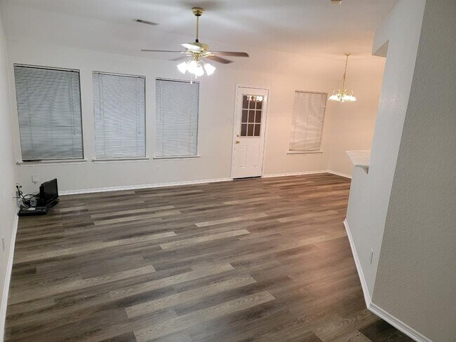 Building Photo - 17303 Box Canyon Ln