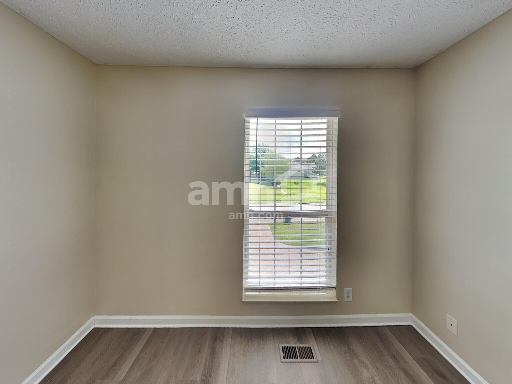 Building Photo - 3000 S Waterford Ct