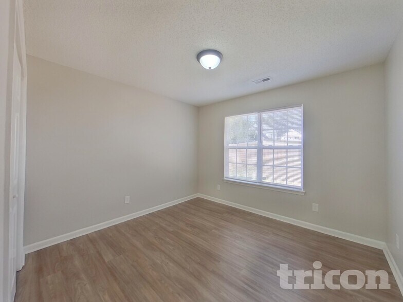 Building Photo - 3428 Nevin Brook Rd