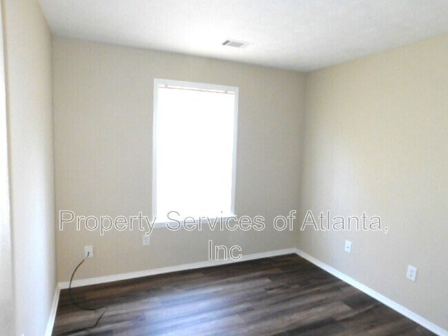 Building Photo - 1775 Petite Ln
