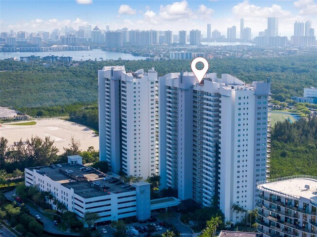 Building Photo - 14951 Royal Oaks Ln