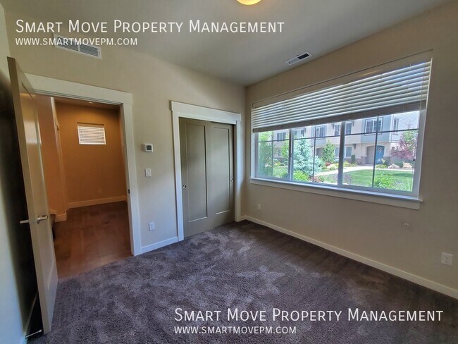 Building Photo - 3246 E Front Runner Ln