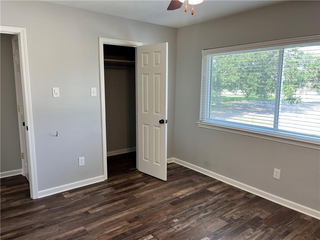 Building Photo - 382 Fairway Dr