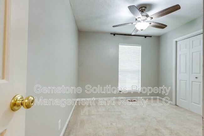 Building Photo - 2214 Falcon Creek Dr