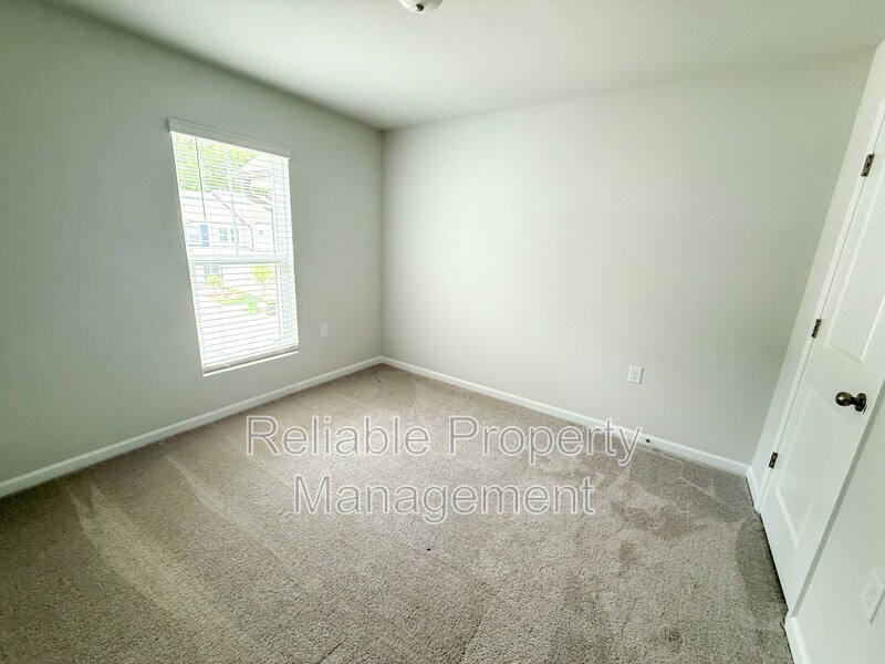 Building Photo - 841 McKenzie Pk Ter