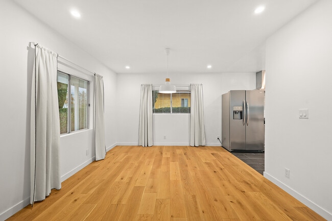 Building Photo - 3448 Casitas Ave