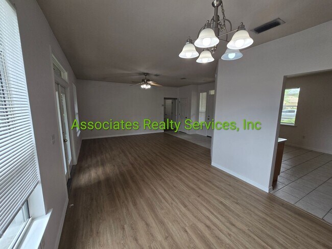 Building Photo - 3/2 Beauty in Turkey Creek