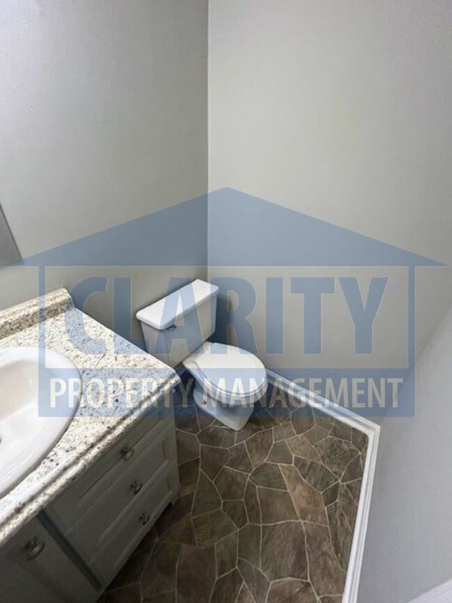 Building Photo - Two bedroom townhome in Hixson!