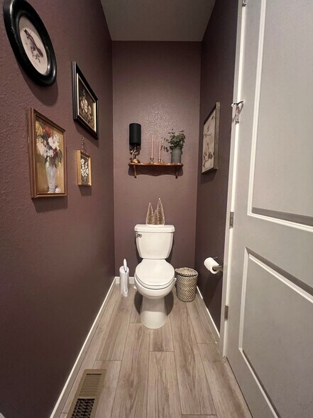 Building Photo - 7487 W Pacific Ln