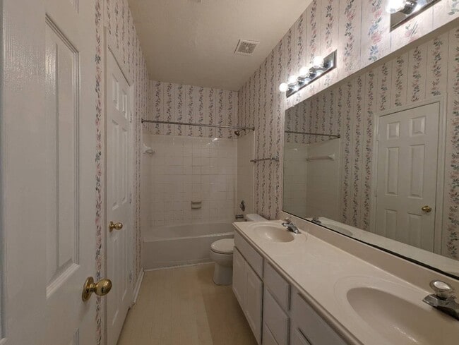 Building Photo - 1822 American Elm Ct