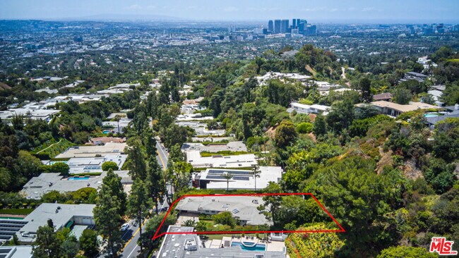 Building Photo - 1201 Loma Vista Dr