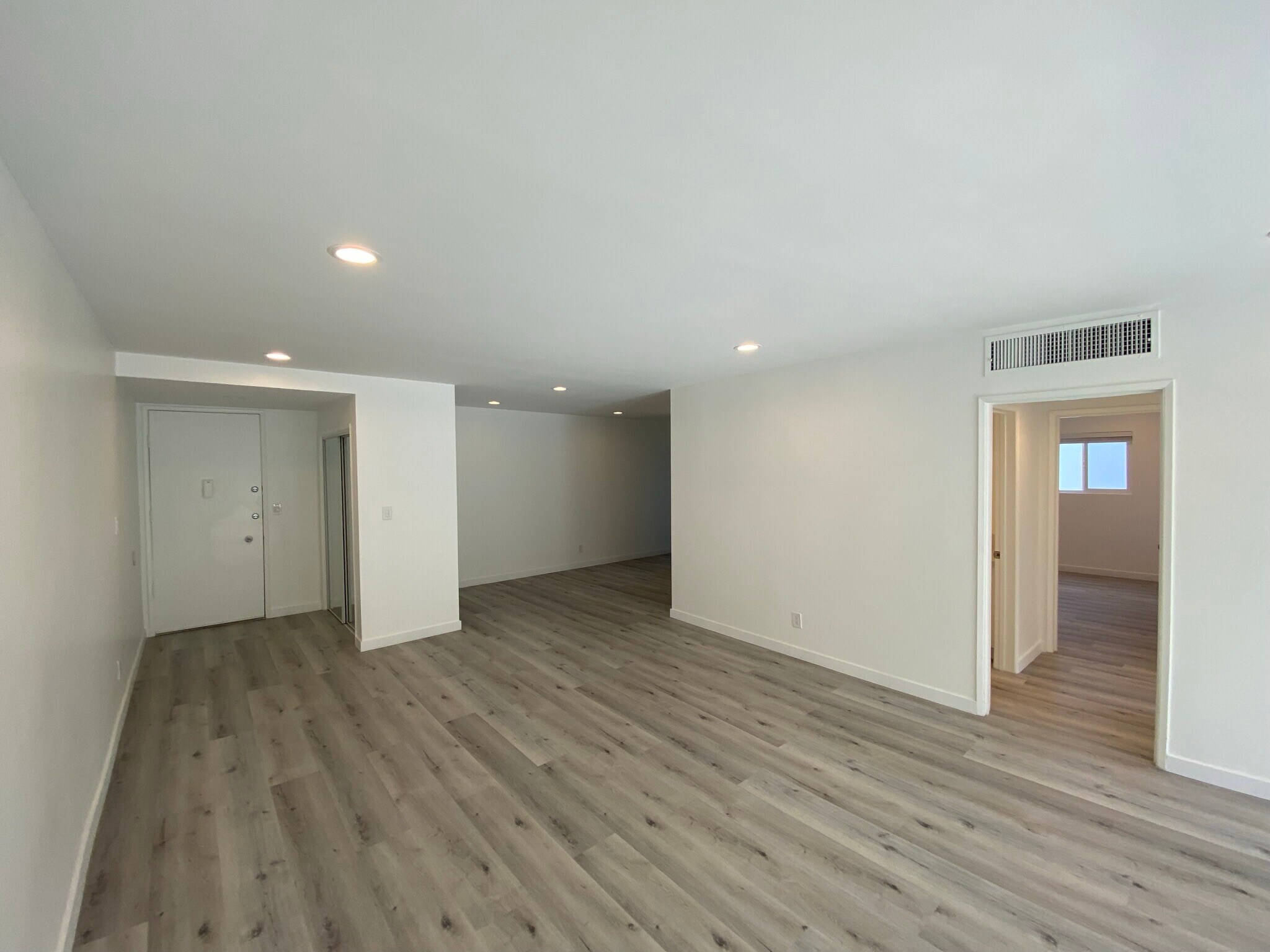 Building Photo - 1330 N Sweetzer Ave