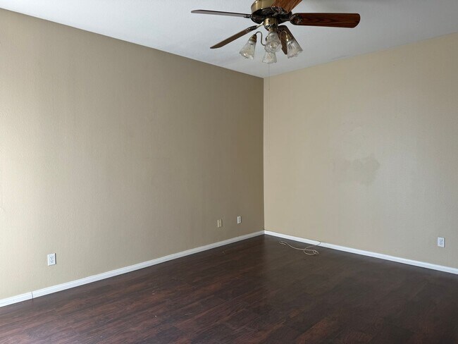 Building Photo - Beautiful 4 bedroom home soon available for rent!