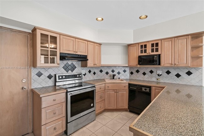 Building Photo - 1408 Brickell Bay Dr