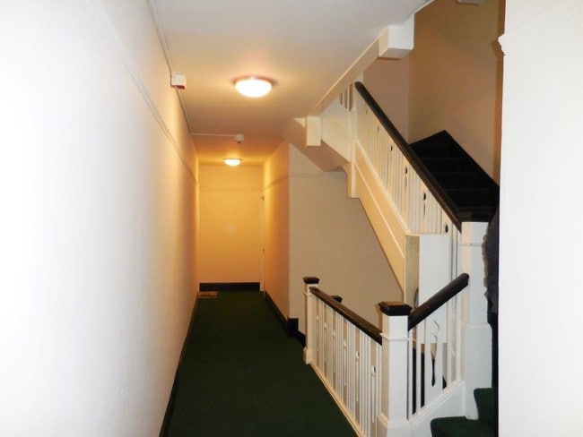 Building Photo - 390 29th Avenue