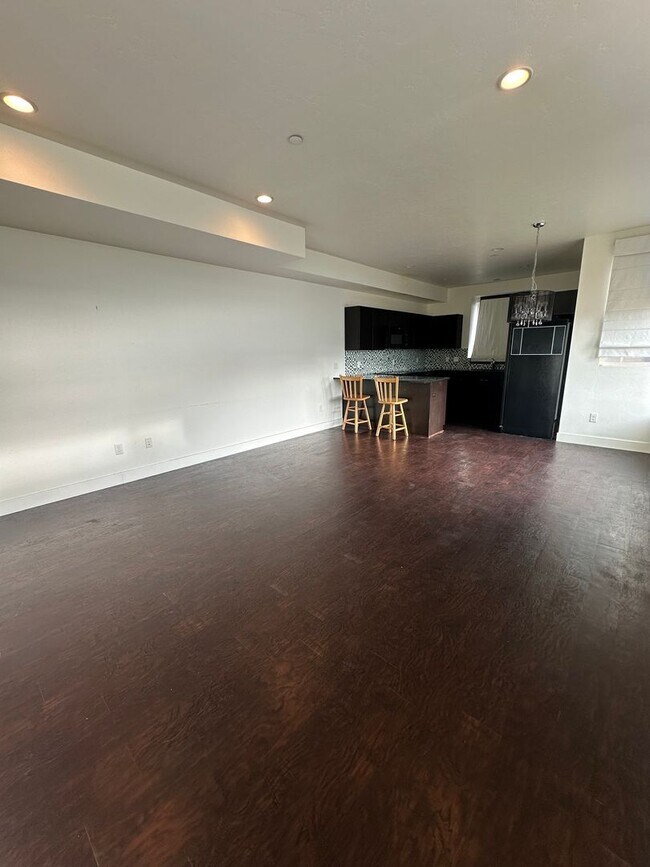 Building Photo - GORGEOUS Home!!!!