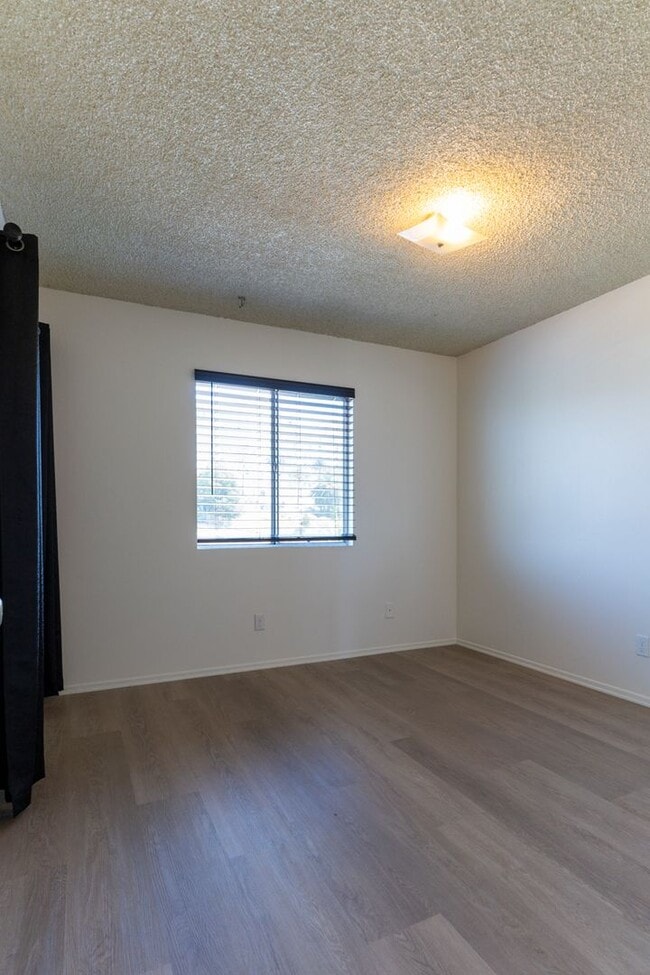 Building Photo - 450 N Coronado St