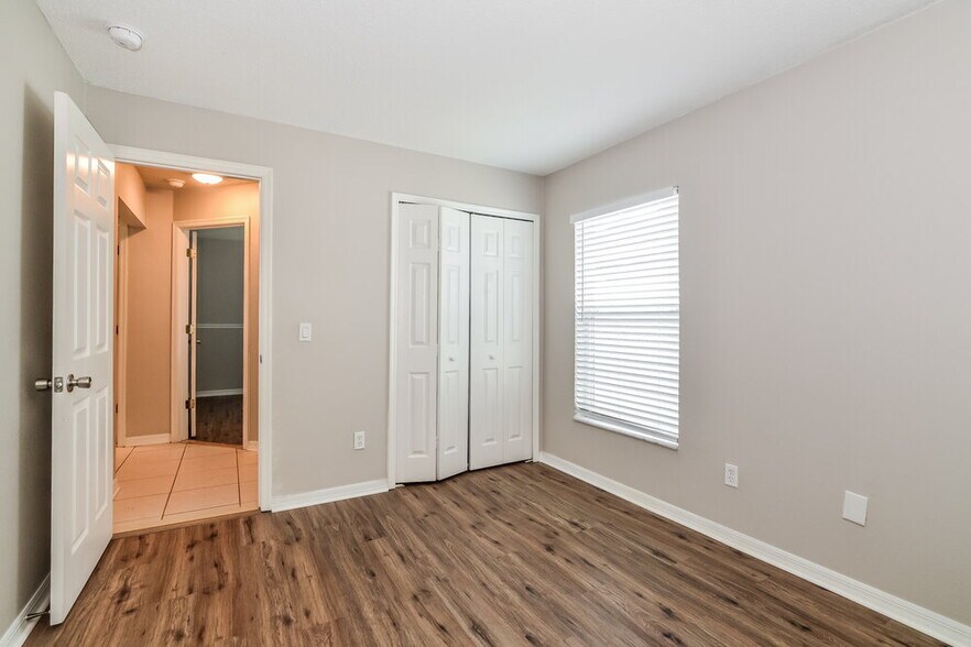 Building Photo - 16512 Golden Eagle Blvd