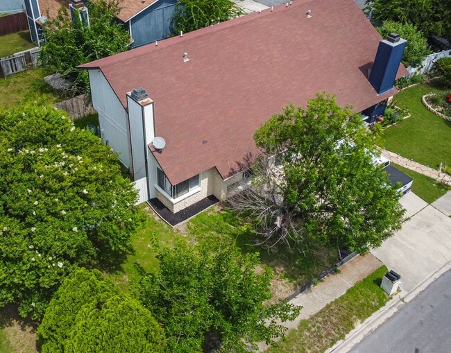 Building Photo - 1141 Royal Crest Dr