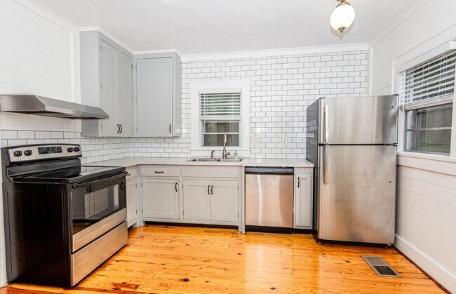Building Photo - Cozy 2BD/2BTH in South Knoxville