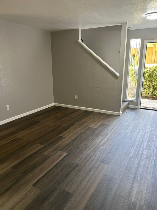 Building Photo - 1659 Blackoak Dr