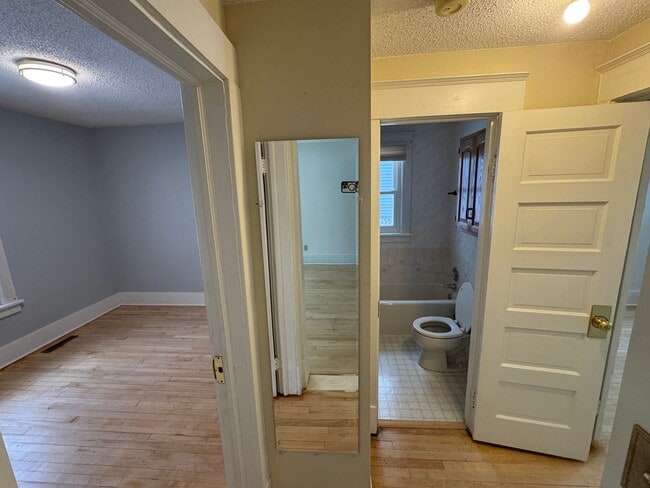 Building Photo - Cute Home in Central Bismarck with Huge Garage