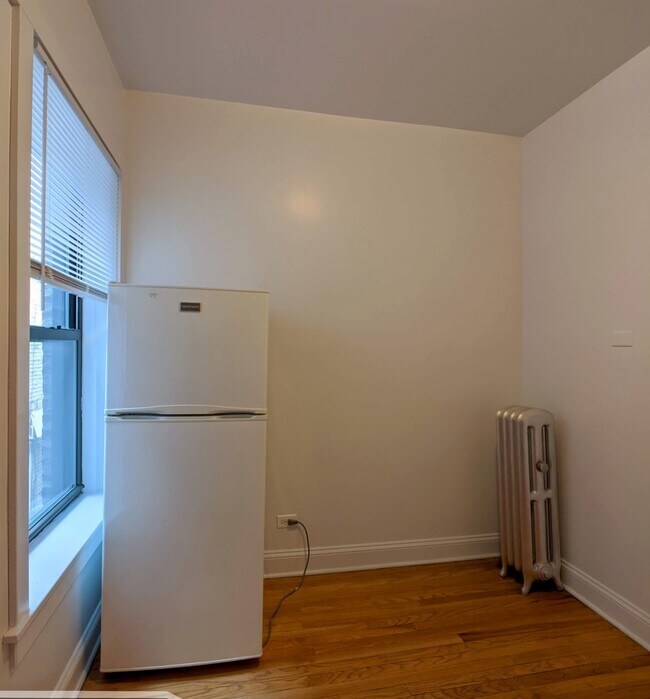 Building Photo - 2621 N Spaulding Ave