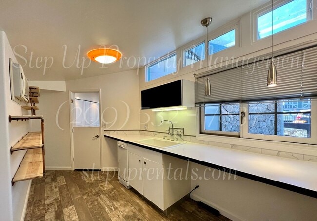 Building Photo - Unique Diamond Find In The Heart Of Historic Downtown Sonora!!!