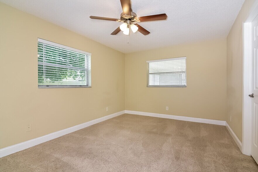 Building Photo - 4404 Sawgrass Blvd