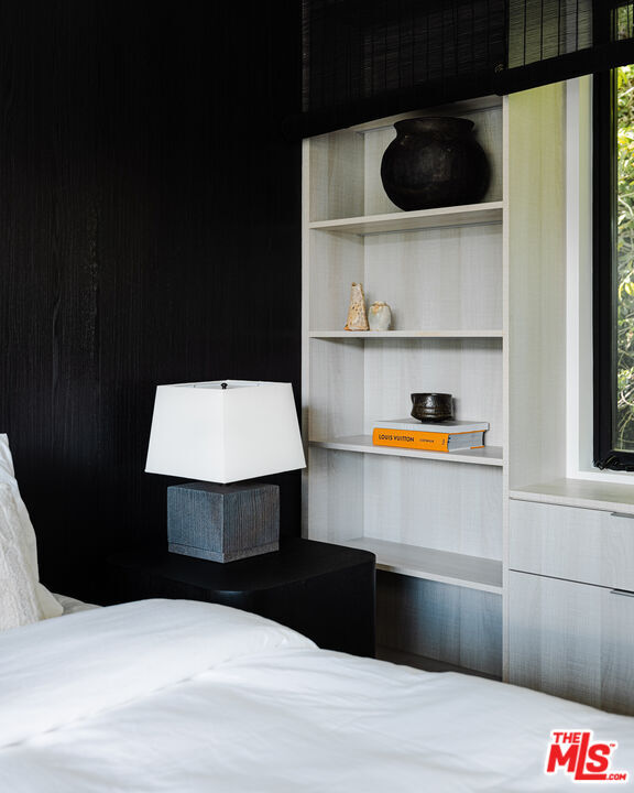 Building Photo - 2532 Canyon Oak Dr