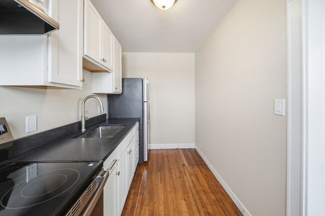 Building Photo - 41 Richardson Ave