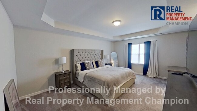 Building Photo - Spacious 3 BD/2.5 BA Home with Office Feat...