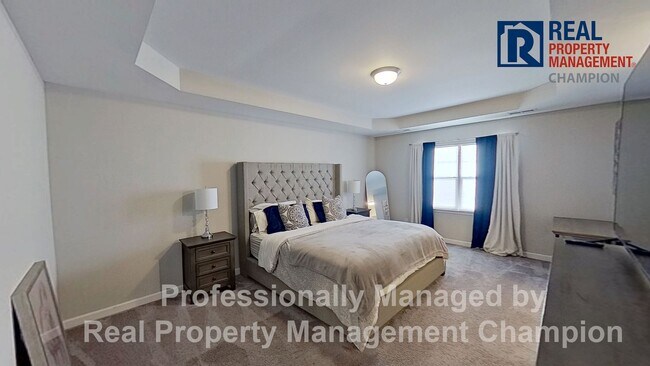 Building Photo - Spacious 3 BD/2.5 BA Home with Office Featuring Open Floorplan