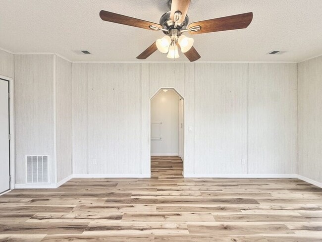 Building Photo - 43 Sargent St