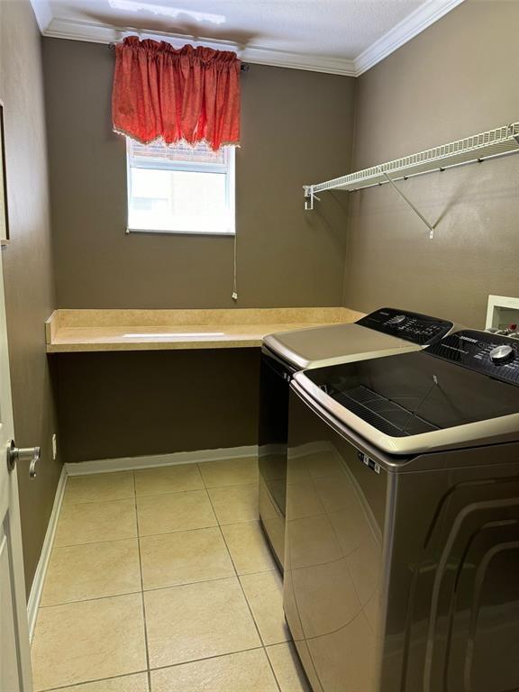 Building Photo - 14024 Wake Robin Dr