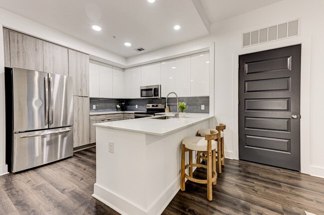 Building Photo - 1812 U.S. 19-SI ID1460735P