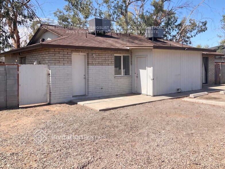 Building Photo - 456 E 6th Dr
