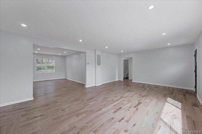 Building Photo - 1435 NY-208