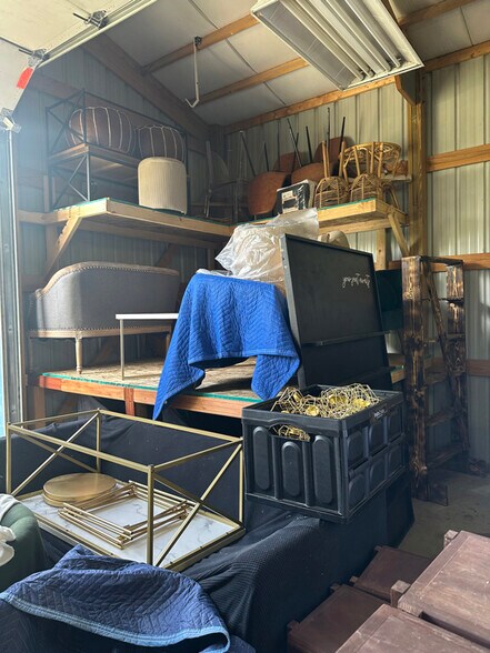 Building Photo - 739 Riverbend Dr