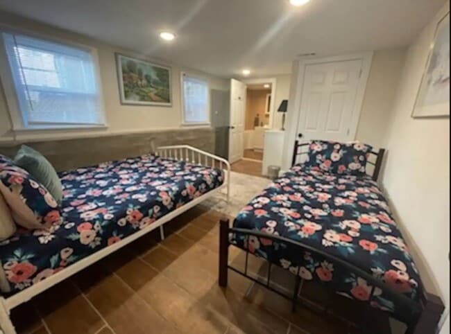 Building Photo - 41 S Dover Ave