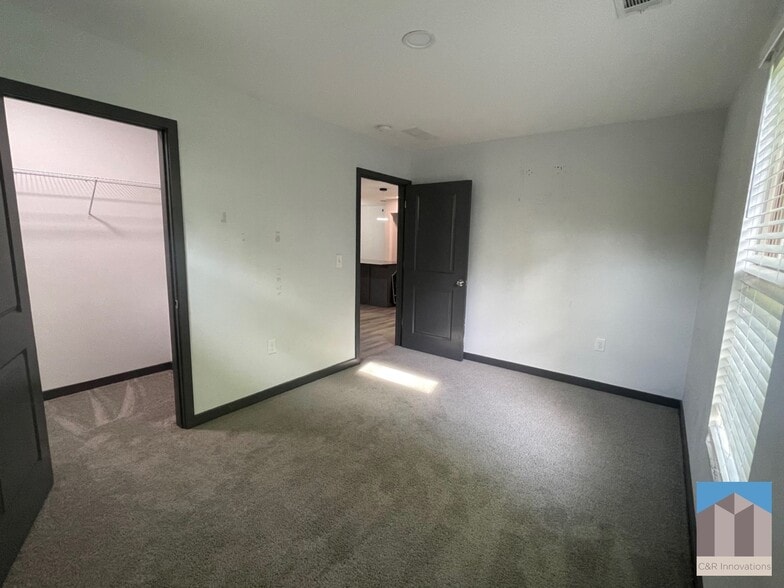 Building Photo - 185 Glenrose Cir SW