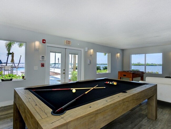 Building Photo - 2560 S Ocean Blvd