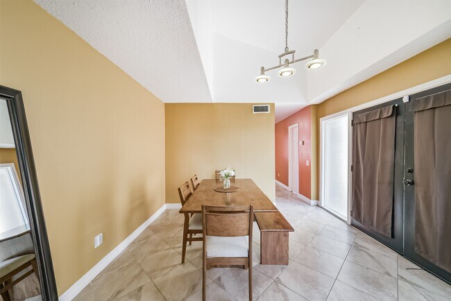 Building Photo - 4708 N Cashel Cir