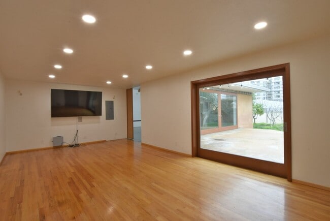 Building Photo - Unique Remodeled Home with European Style in West San Jose