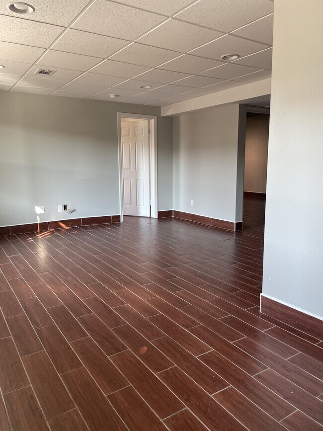 Primary Photo - 174 S Killarney Ln