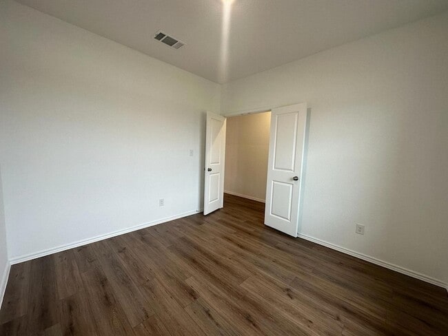 Building Photo - 312 Sonterra Dr