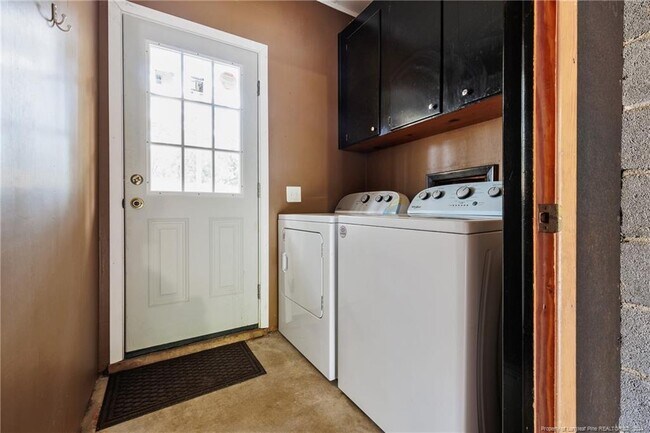 Building Photo - 6433 Milford Rd