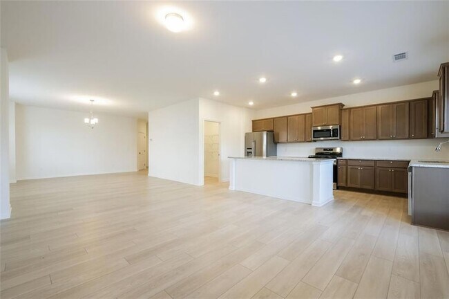 Building Photo - 131 Shelter Ln E