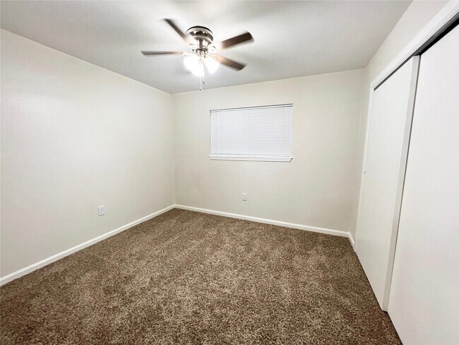 Building Photo - 130 Oyster Creek Dr