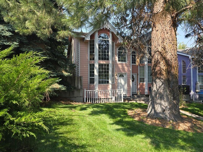 Building Photo - 131-1132-1134 Ogden Duplex, Bend